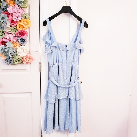 Gal Meets Glam Dress Wrap Helena V Neck Tiered Belt Eyelet Flowy Blue Light NWT - Picture 8 of 10